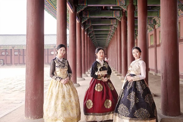 Ngày 3: SEOUL - Công Viên Everland- Học làm Kim Chi - Mặc Áo Hanbok  (Ăn: Sáng, Trưa, Tối)