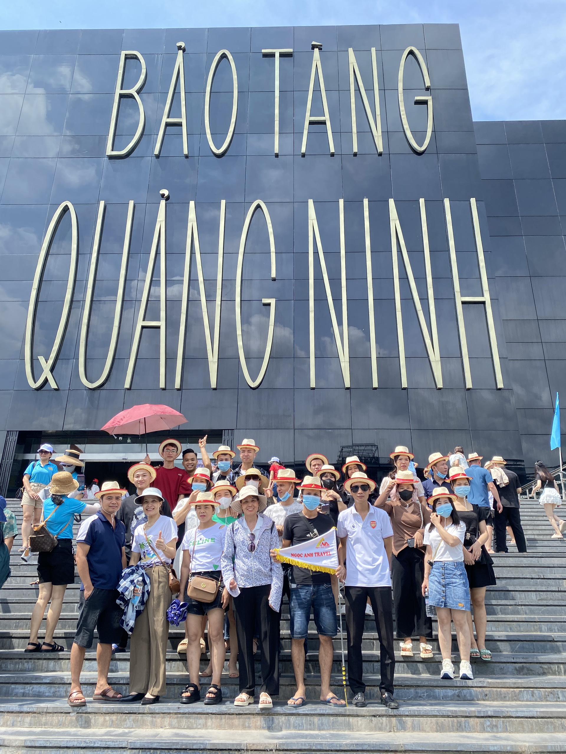 Ngày 2 : Khu vui chơi Sunworld - Bảo tàng Quảng Ninh - Hải Dương 